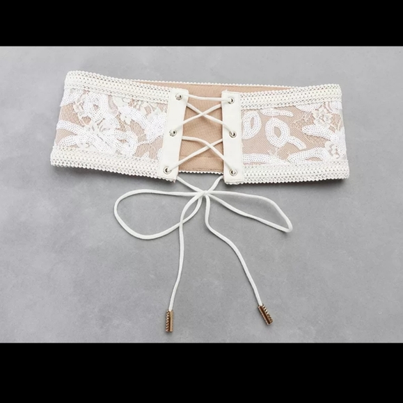 🌹NWT  Glamorous Bodycone Lace & Sequence Embroidery  Jumpsuit whith Belth. XL - Picture 9 of 16